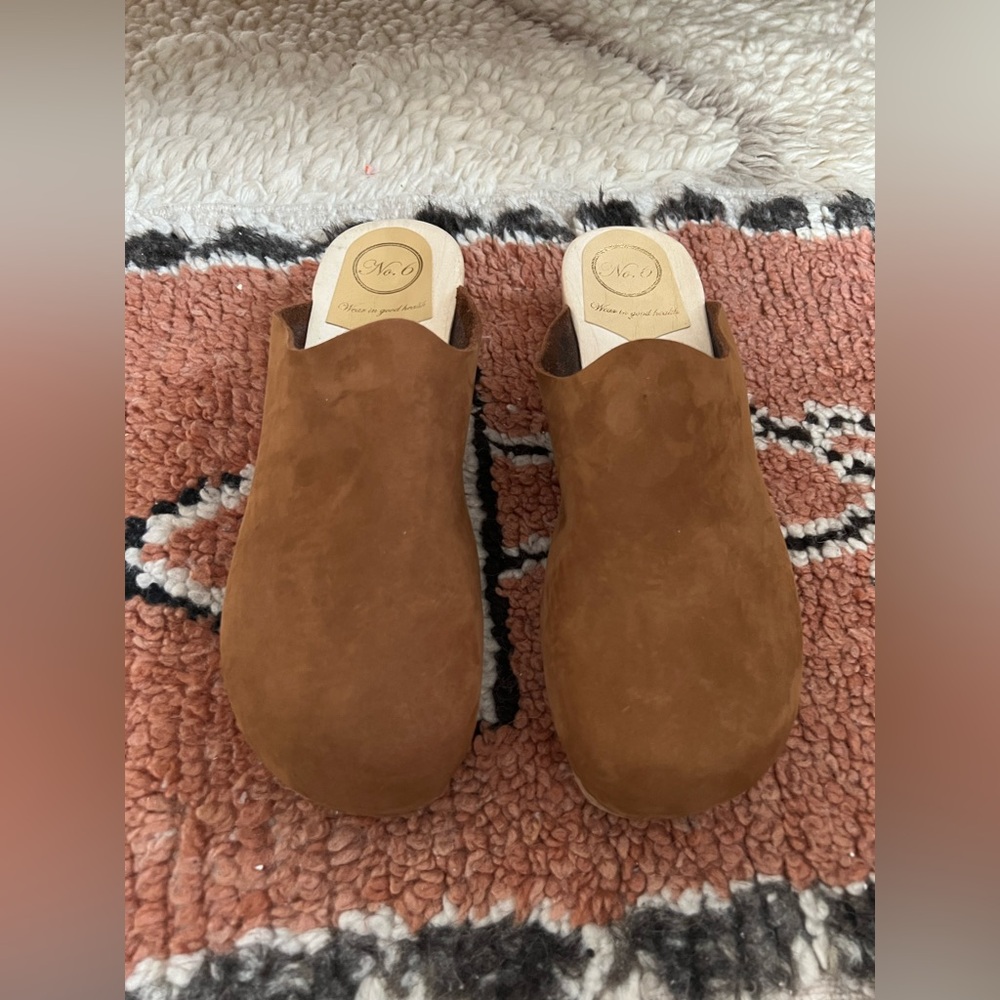 No. 6 Contour slip on clog